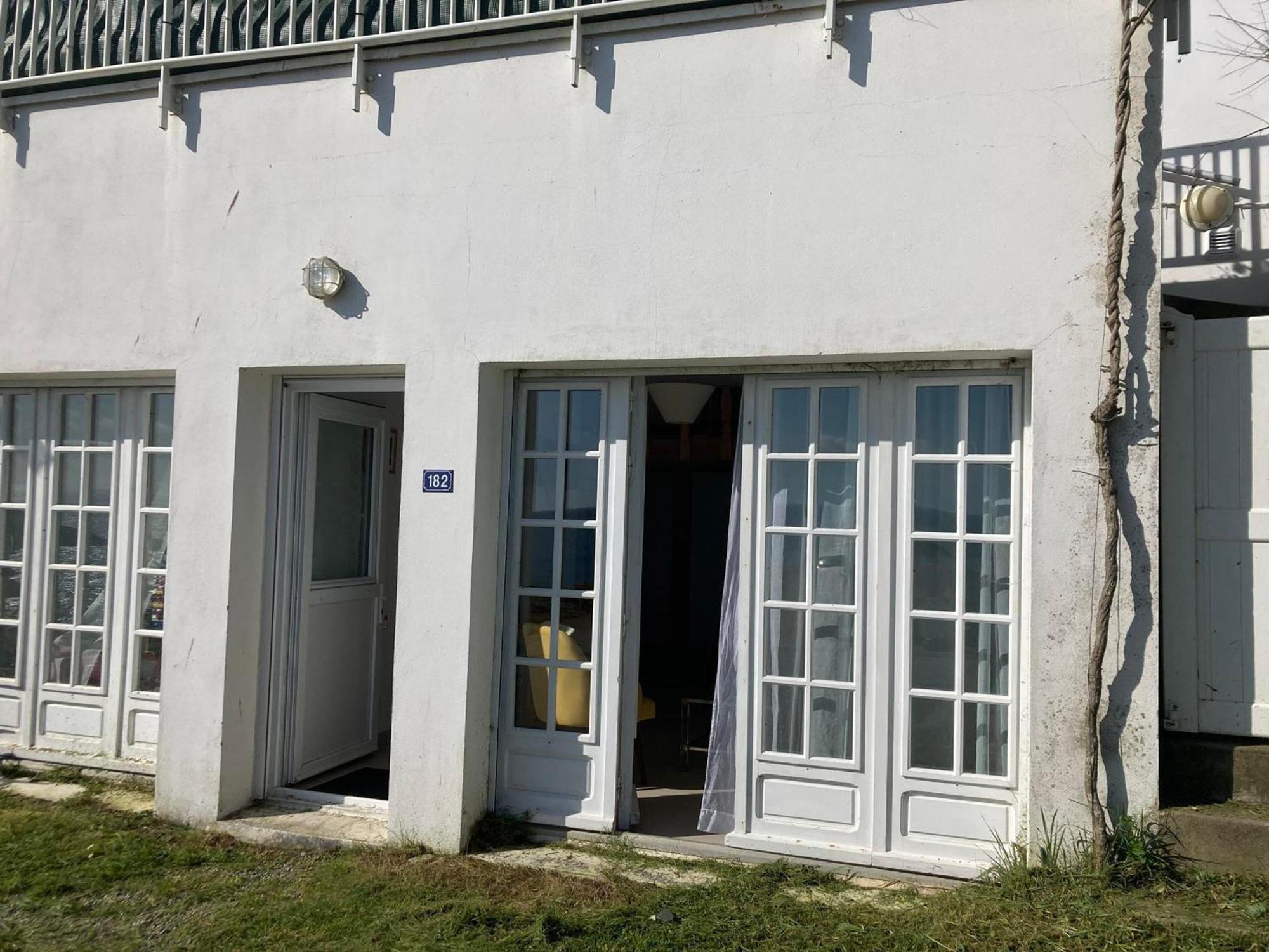 Studio Renove Avec Parking, Wifi, Proche Plage Et Centre - Fr-1-418-93 Le Palais Exterior photo